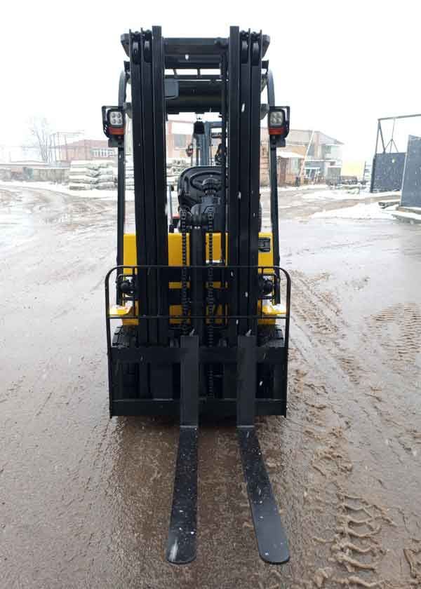 Погрузчик JAC CPD16 EURO грузоподъемностью 1,6 тонны перед передачей клиенту