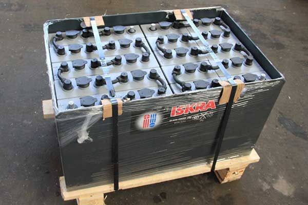 images/blog/how-to-properly-charge-a-forklift-battery-01.jpg