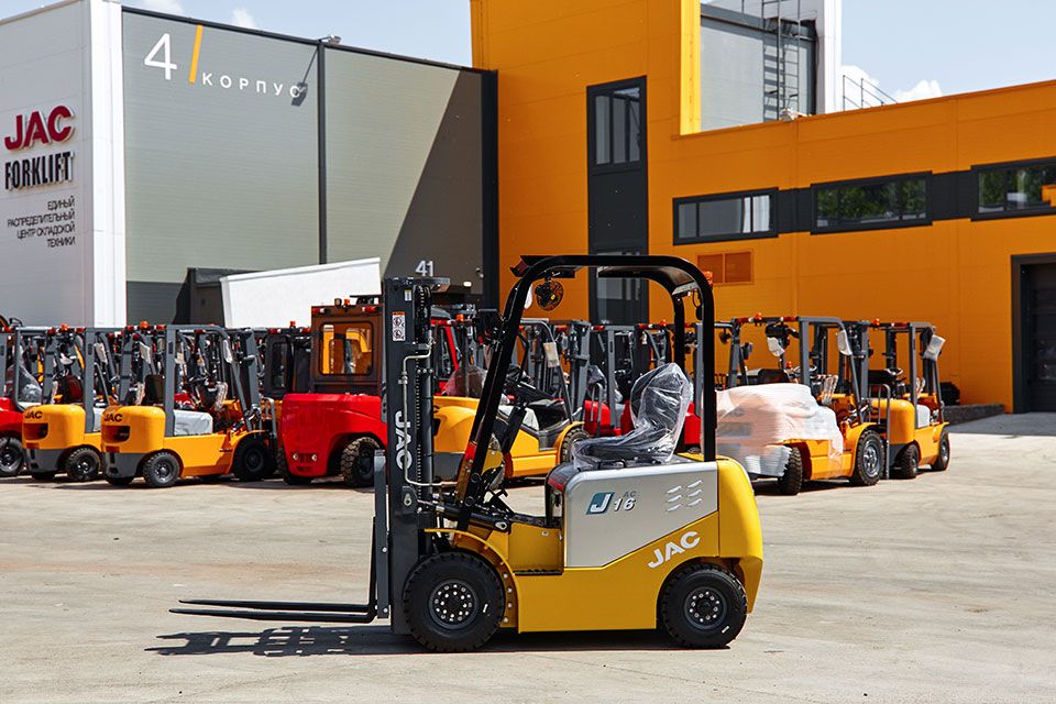 images/blog/nissan-or-jac-forklift-compare-and-choose-02.jpg