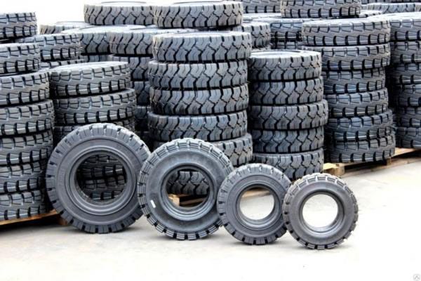 images/blog/choosing-forklift-tires-01.jpg