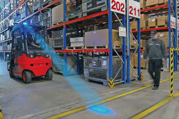 images/blog/ways-to-optimize-forklift-lighting-01.jpg