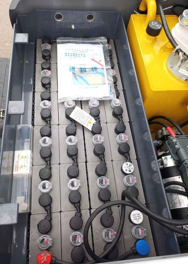 Электрический погрузчик JAC CPD16 EURO перед отправкой заказчику