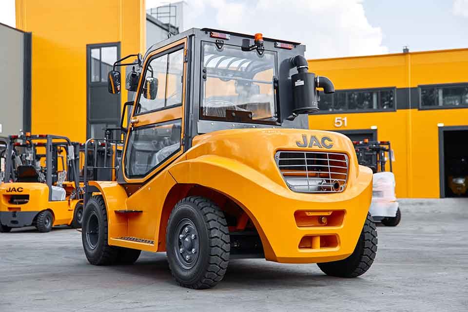 images/blog/diesel-forklift-trucks-balkancar-and-jac-what-to-choose-03.jpg