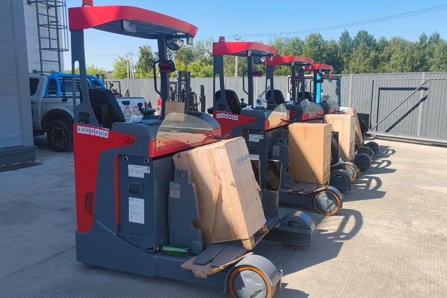 четыре ричтрака JAC CQD20 перед отгрузкой в Нижний Новгород