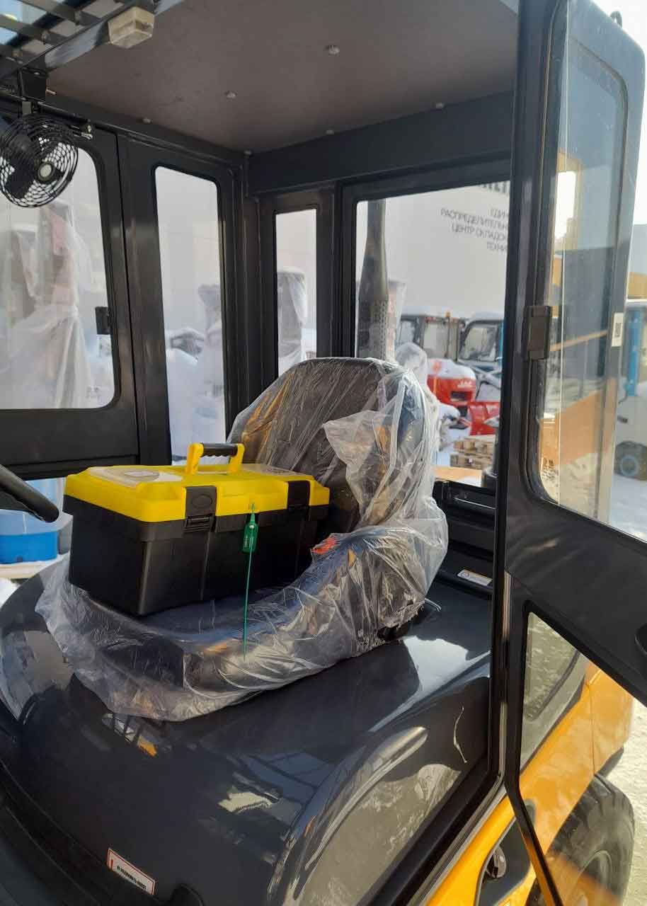 Погрузчик JAC CPCD35J Euro грузоподъемностью 3,5 тонны перед передачей клиенту