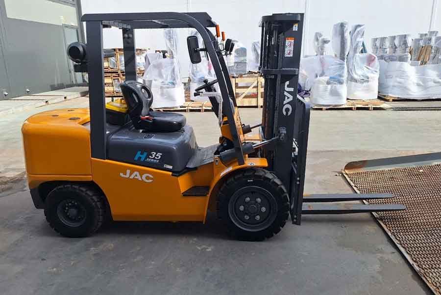 дизельный погрузчик JAC CPCD35H для склада и уличной эксплуатации