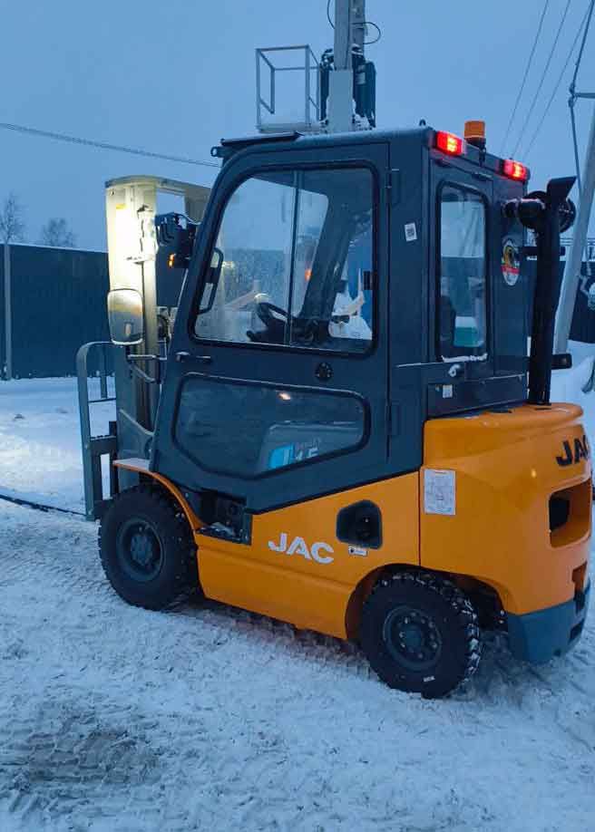 Дизельный погрузчик JAC CPCD15J EURO перед началом эксплуатации