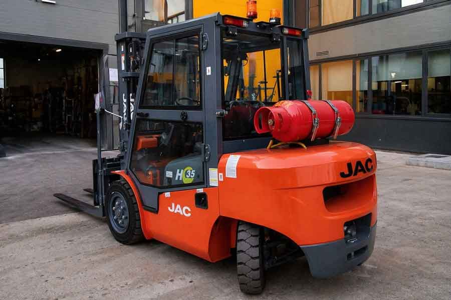 images/otgruzki/kogda-dizel-i-elektrichestvo-ne-podkhodyat-postavka-jac-cpqd35h/vilochnyy-pogruzchik-benzin-cpqd35-cover.jpg